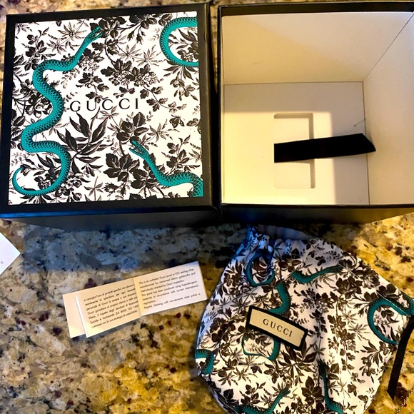 Authentic Blind For Love Gucci Pendant Necklace - Picture 3 of 8